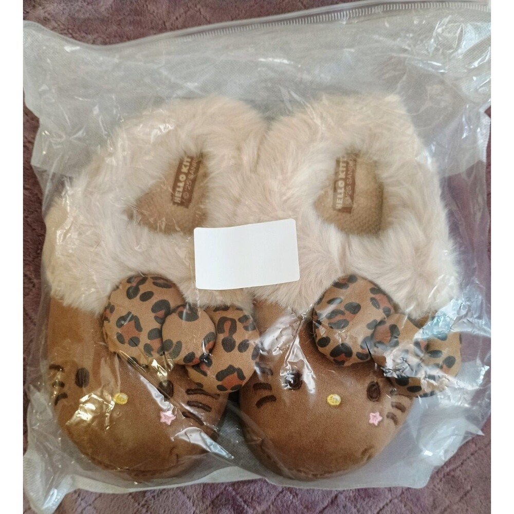Hello Kitty Women's Faux Fur Slippers Leopard Print Brown Size US 6/7 (36/37)NWT